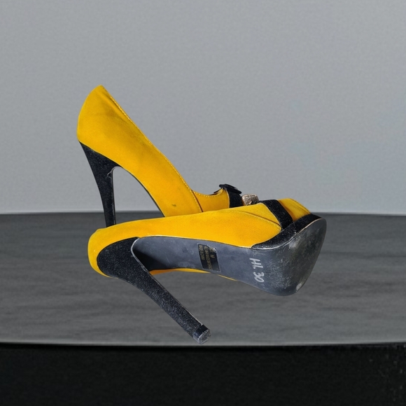 Qupid Yellow and Black Platform Heels - Picture 3 of 7